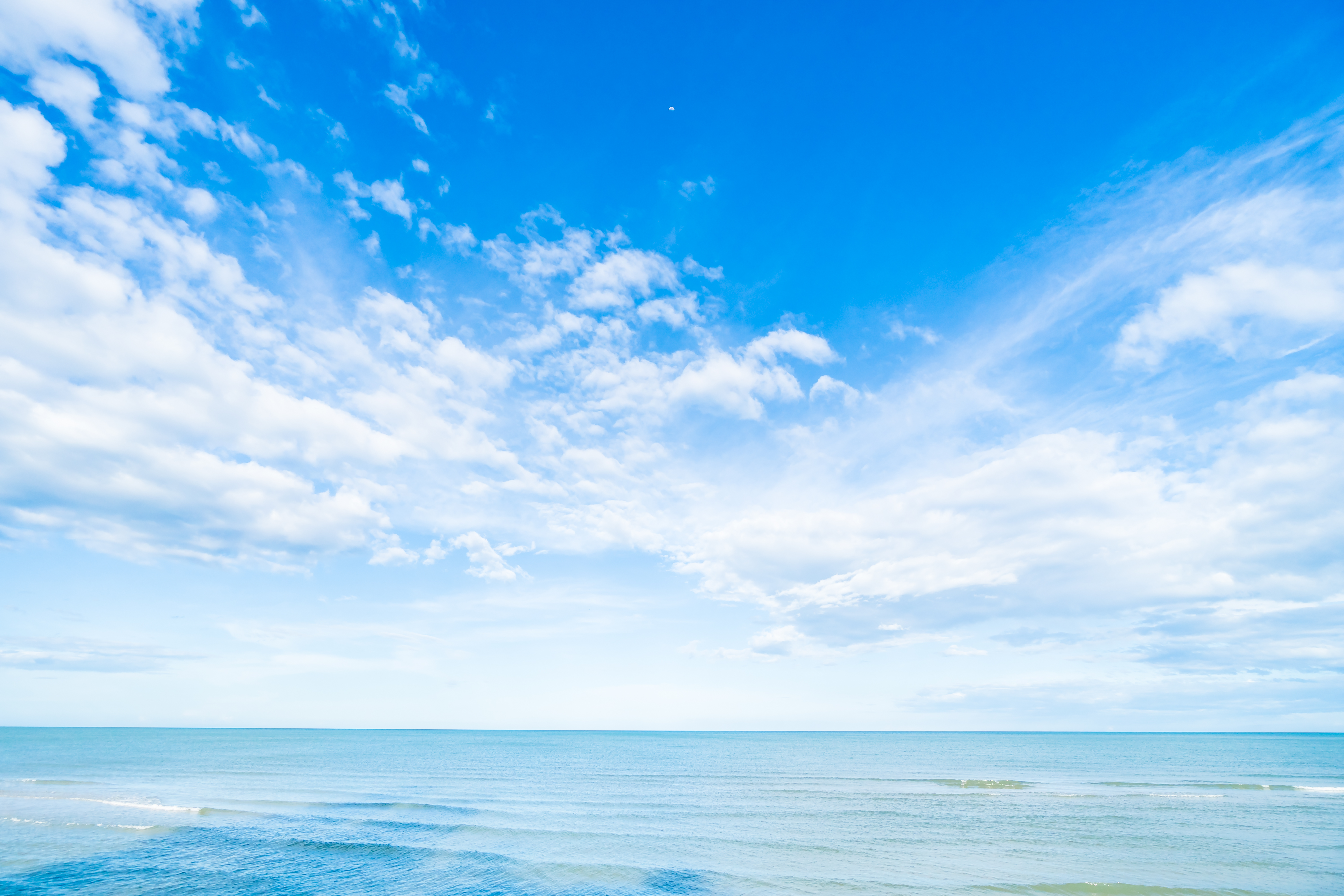A image of the sky and clouds
